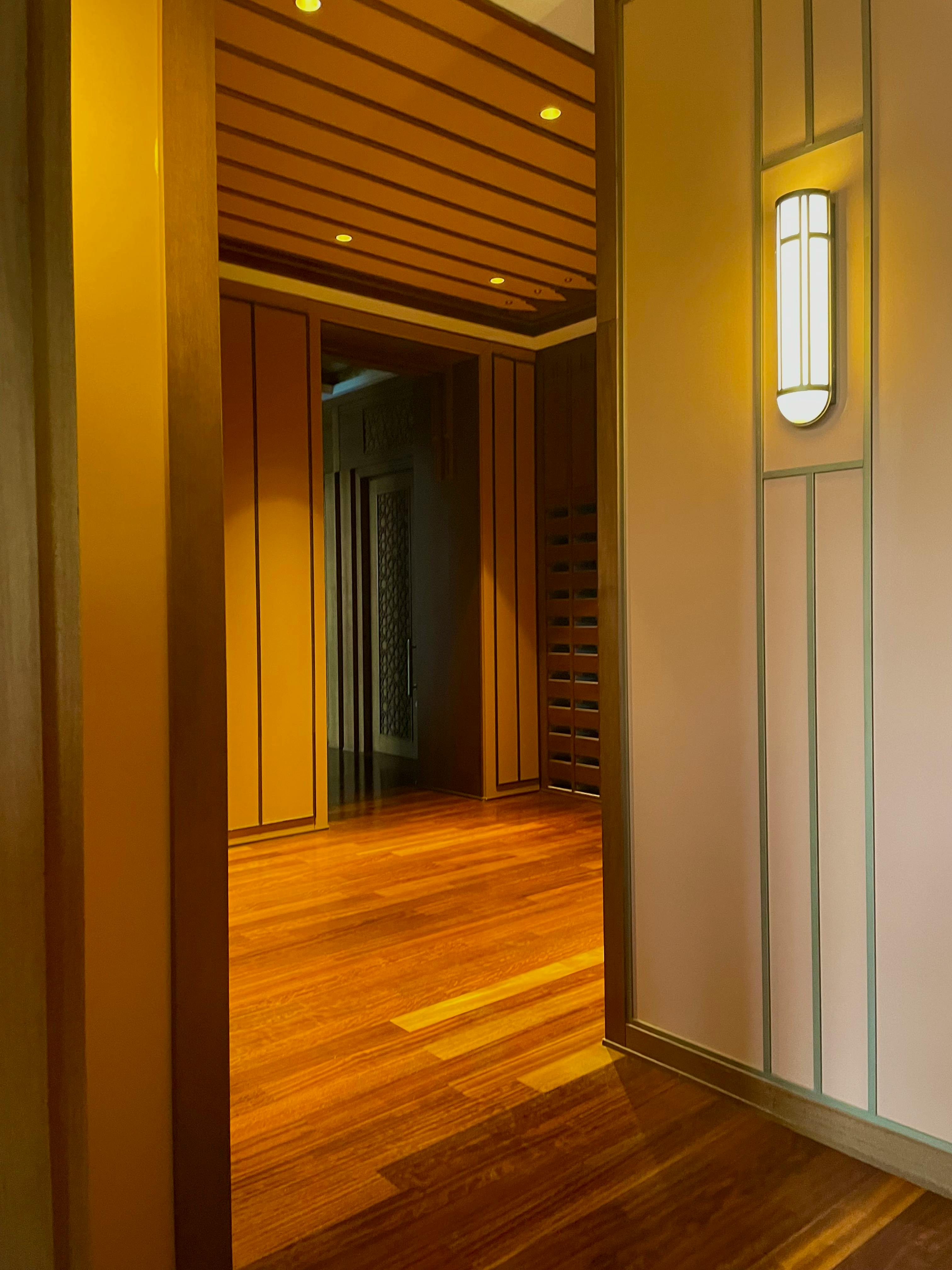 Lacquered interior series